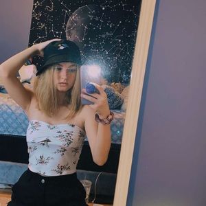 Meet your Posher, Caitlyn